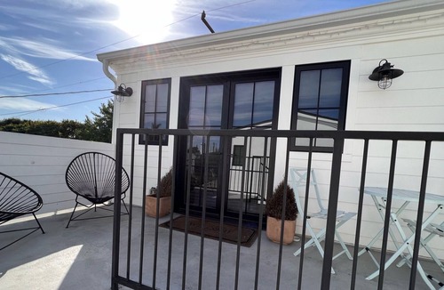 Tree Section Apartment | Newly Renovated Contemporary Beach Oasis- Only 7 blocks to the beach!