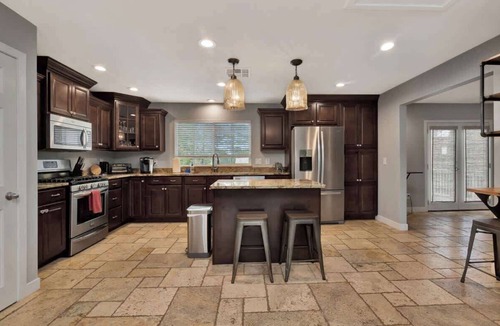 Prescott House | *Newly*Renovated*Walking distance to Downtown!
