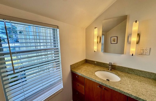 Dolores Heights Apartment | Noe Castro Sunny Modernism 2 BR
