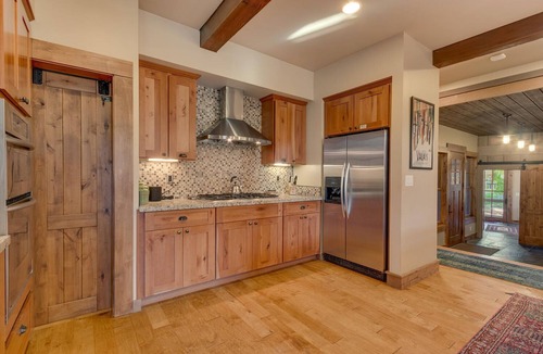 Truckee House | Norse Hall by Tahoe Getaways - Luxury Cabin - Hot Tub, Pool, Beach