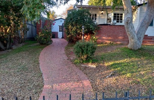La Jolla Mesa House | North Pacific Beach Hideaway, shops nearby,1 km from the beach.
