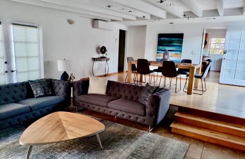 La Jolla Mesa House | North Pacific Beach Hideaway, shops nearby,1 km from the beach.