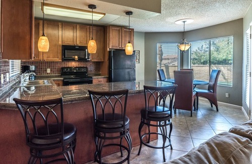 Alta Mesa Community Association Condo | Northeast Mesa Cozy 3 Bedroom Condo