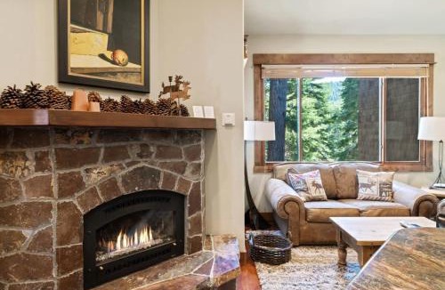 Truckee House | Northstar Ski in Ski out 2BR Condo