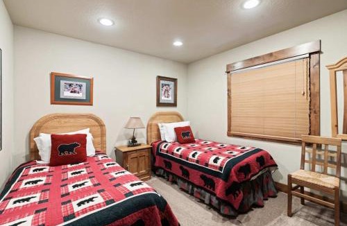 Truckee House | Northstar Ski in Ski out 2BR Condo