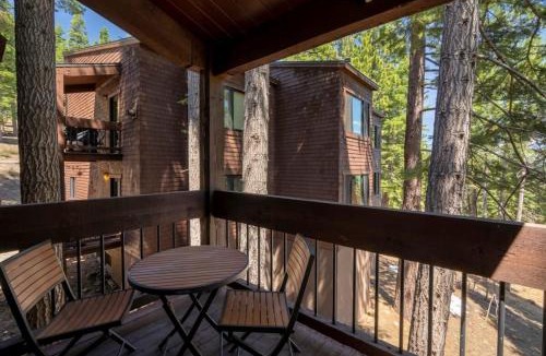 Truckee House | Northstar Ski in Ski out 2BR Condo