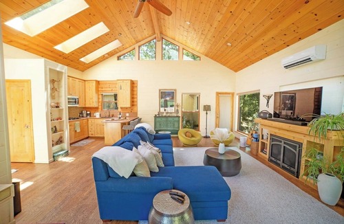Glen Ellen House | Oak & Vine: Pool | Hot Tub | Fire Table | BBQ