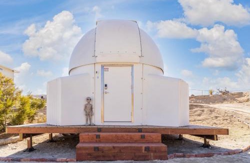 Yucca Valley Villa | Observatory Retreat - the Ultimate Stargazing Getaway with Private Observatory