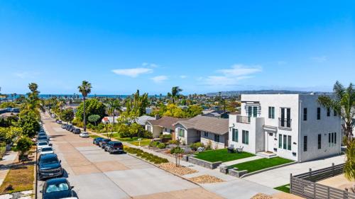 Ocean Beach House | Ocean Beach Getaway with Peek Views