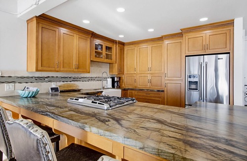 South Oceanside House | Ocean Front * Panoramic Views * Private Sand Beach * 2 Dogs OK!