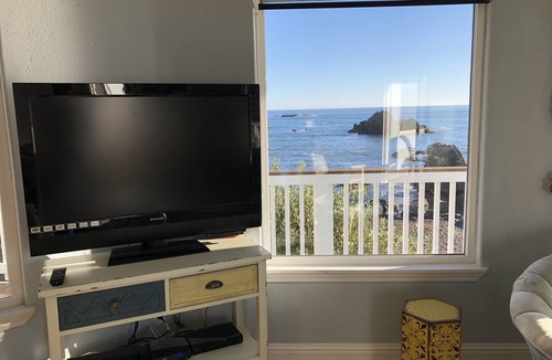 Crescent City House | Ocean's Edge-Ocean front home!