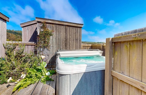 Sea Ranch House | Ocean-view home with hot tub near Walk On Beach, dogs welcome
