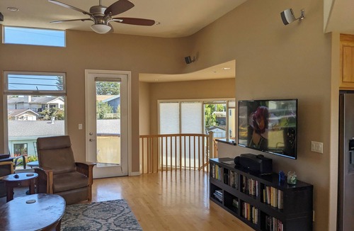 Aptos House | Oceanfront Bliss: Modern Family Retreat Steps from Seacliff Beach – Book Now!
