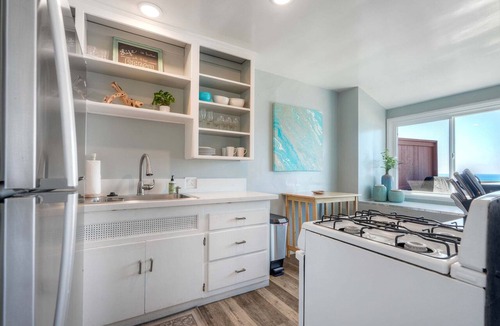 Carlsbad Village Condo | Oceanfront Condo | Private Balcony | Beach Access | Sunset Views
