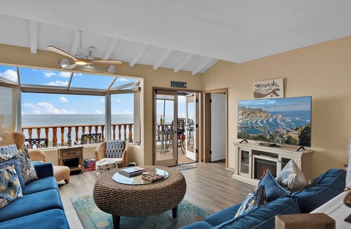 Avalon Condo | Oceanfront Hamilton Cove villa with breathtaking views and excellent location!