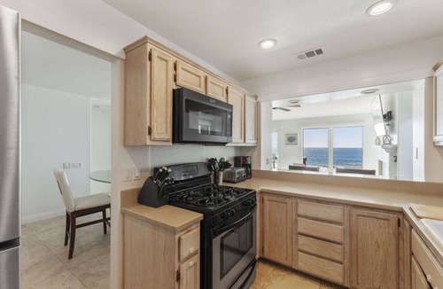 South Oceanside Condo | Oceanfront Home w/Private Balcony & Private Beach