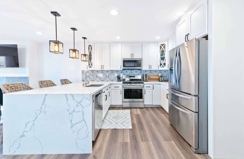 West Newport House | Oceanfront House in Newport Beach with Panoramic Views and Boardwalk Access