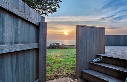 Sea Ranch House | Oceanfront retreat with private hot tub steps from Pebble Beach