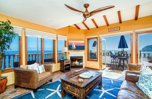 Avalon Condo | Oceanfront villa w/One of a kind Amazing View!