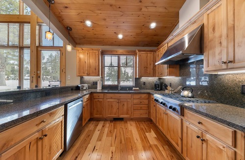 Truckee House | Old Greenwood Cabin 15
