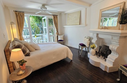 Beachwood Canyon House | Old Hollywood vibes in Beachwood Canyon