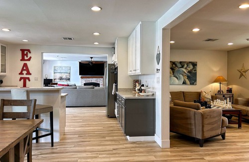 Scottsdale Country Acres House | Old Town VACATION Living! Heated Pool, Spa, Garden Bonus Rm + near Golf & Lake