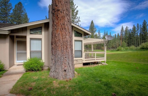 Plumas Eureka Estates House | On the 4th Green 2 bedroom Town Home - 102 Ponderosa Drive