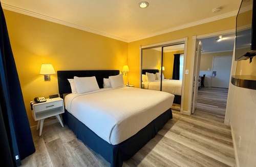 Downtown Monterey Cabin | One Bedroom Suite With Kitchen and Living Room at Ocean-Side Property!