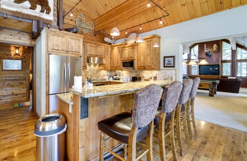 Truckee House | 'One Moose Lodge' w/Hot Tub in Tahoe Donner