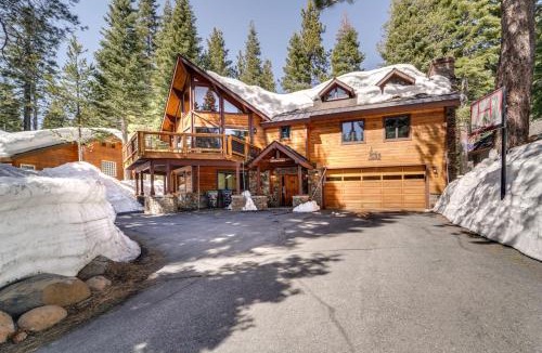 Truckee House | 'One Moose Lodge' w/Hot Tub in Tahoe Donner