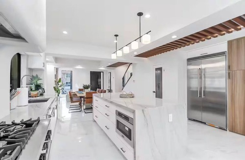 Huntington Beach House | Opulent Huntington Pier Best of Class Home to Sand