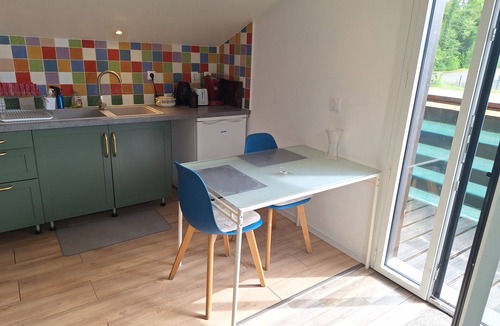 Seynod Apartment | otSelf-contained studio in house 3 km from Annecy town center,