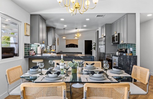 Araby House | Out Of Office – Sophisticated Desert Retreat