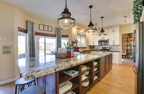 Tatum Ranch House | Outdoor Kitchen & Pool: Cave Creek Getaway