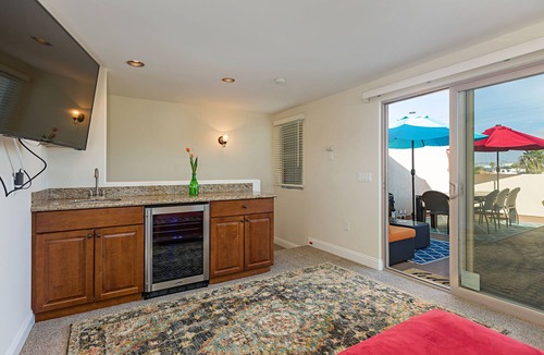 Crown Point House | Pacific Beach/Crown Point - Super Clean 4 Bedroom Oasis beach home