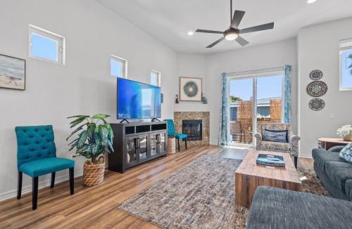 Pacific Beach House | Pacific Beach Dreaming - AC, walk 2 town, garage & beach