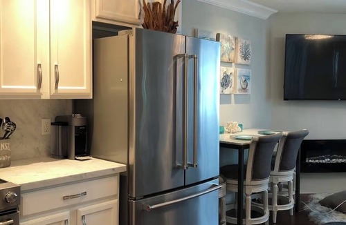 La Jolla Mesa Apartment | Pacific Beach Luxury Retreat