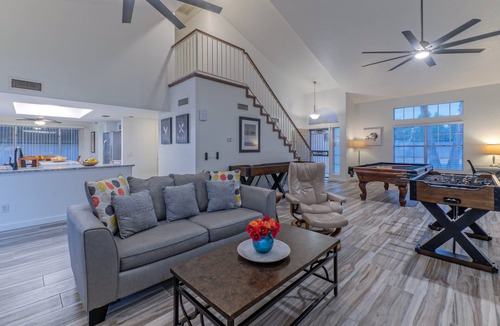 East Mesa House | Painted Mt GOLF Course Views, Heated POOL, King Beds & TVs All BRs, 2 Bikes