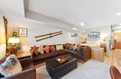 Olympic Valley Apartment | Palisades Tahoe Lodge Rentals Studio #207
