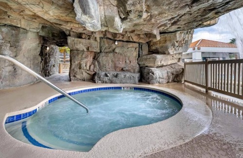 Indian Canyon Hotel | Palm Canyon Resort with fitness room, pools, kitchenette and spa!