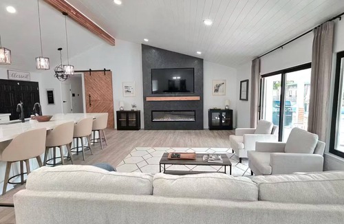 Palm Desert House | Palm Desert Oasis by El Paseo & Living Desert Zoo