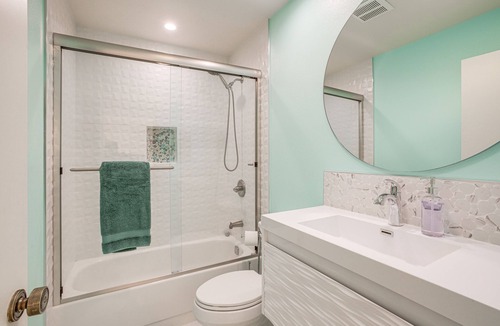 Baristo Condo | Palm Springs Condo w/ Pool Access Near Downtown!