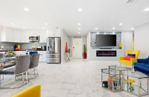 Desert Park Estates House | Palm Springs Deluxe Rentals + Putting Green