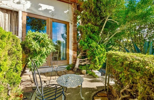 Pacific Palisades House | Panoramic ocean Views~ Hot Tub~ Beach ~Newly updated & repaired