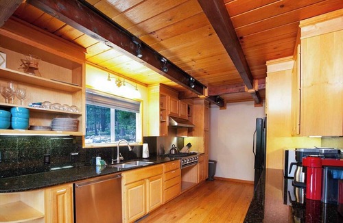 McKinney Estates House | Paradigm Chalet & Studio - Close to Trails