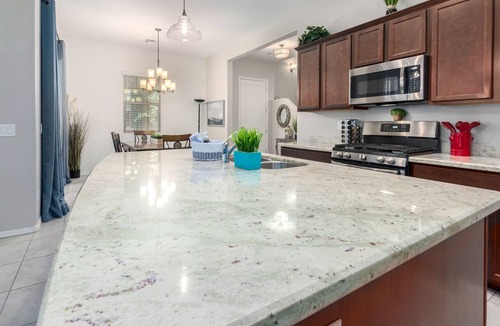 Rio Paseo House | ⭐~PARK VIEW COTTAGE~8 IND. BEDS~HOT TUB/POOL~NEAR WIGWAM-GOLF~BASEBALL~