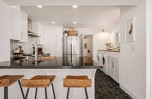 Chico House | Parquet + Hex/Amazing Location/Great View!