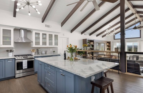 Paso Robles House | Paso Vista Bella by AvantStay | Luxe Group Escape w/Wine Country Views