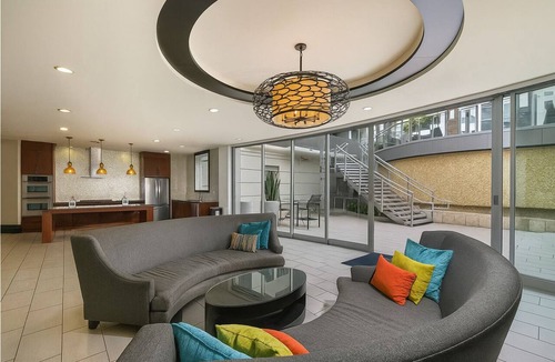 Marina del Rey Apartment | Peaceful 1-Bedroom Oasis by the Ocean · Free Parking · Pool · Gym · Hot Tub