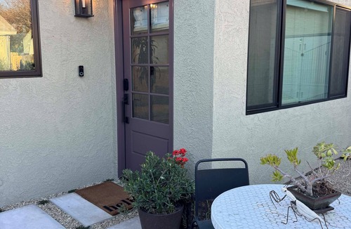 Burbank House | Peaceful 1-bedroom bungalow with AC in charming Burbank